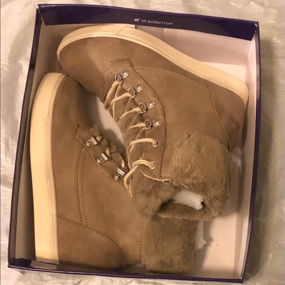 Madden Girl Women's Shoes Provo Faux Fur Beige High Top Fashion Boots 7 Casual